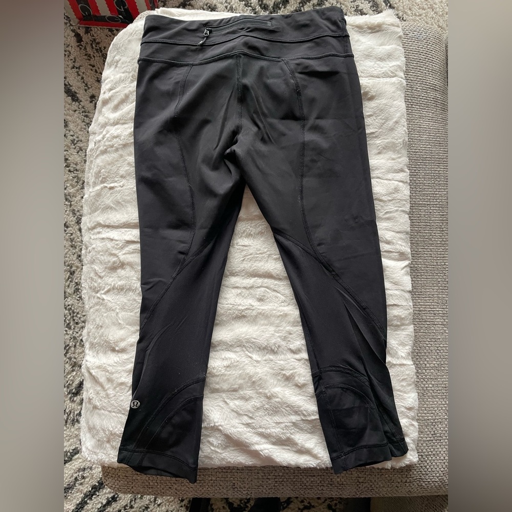 Black lululemon leggings
